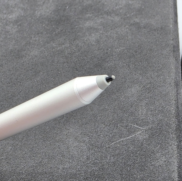 Microsoft Surface Pro 4 12.3" Tablet (Intel Core i5, 4GB RAM, 128GB SSD, Silver) - Picture 13 of 16